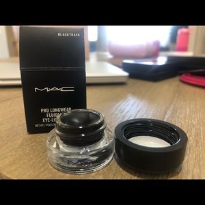 Pro Longwear Fluid EYE AND EYEBROW GEL LINER